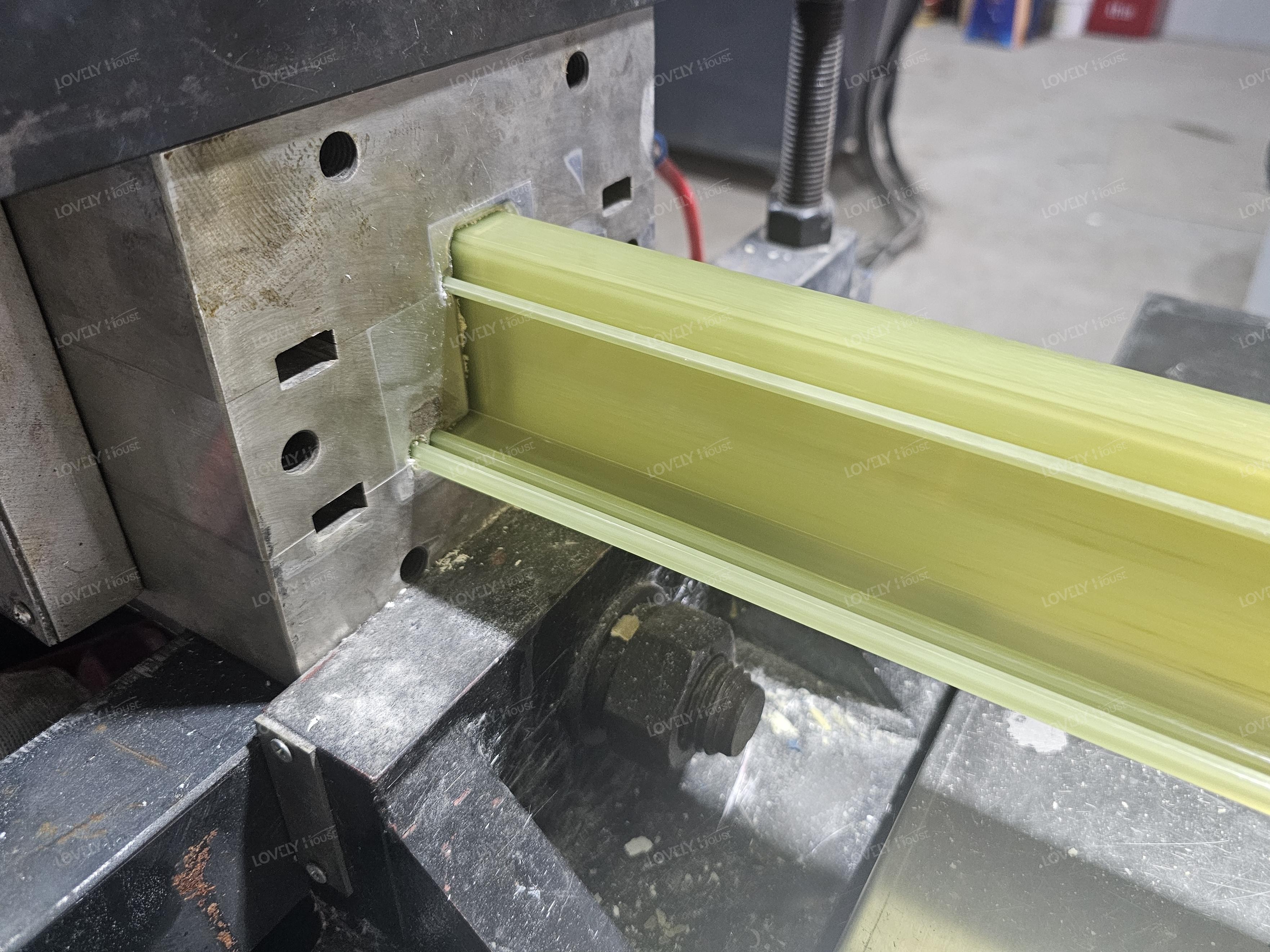 The New Era of Composites: Understanding Fiberglass Reinforced Polyurethane (GFRPU) Pultrusion