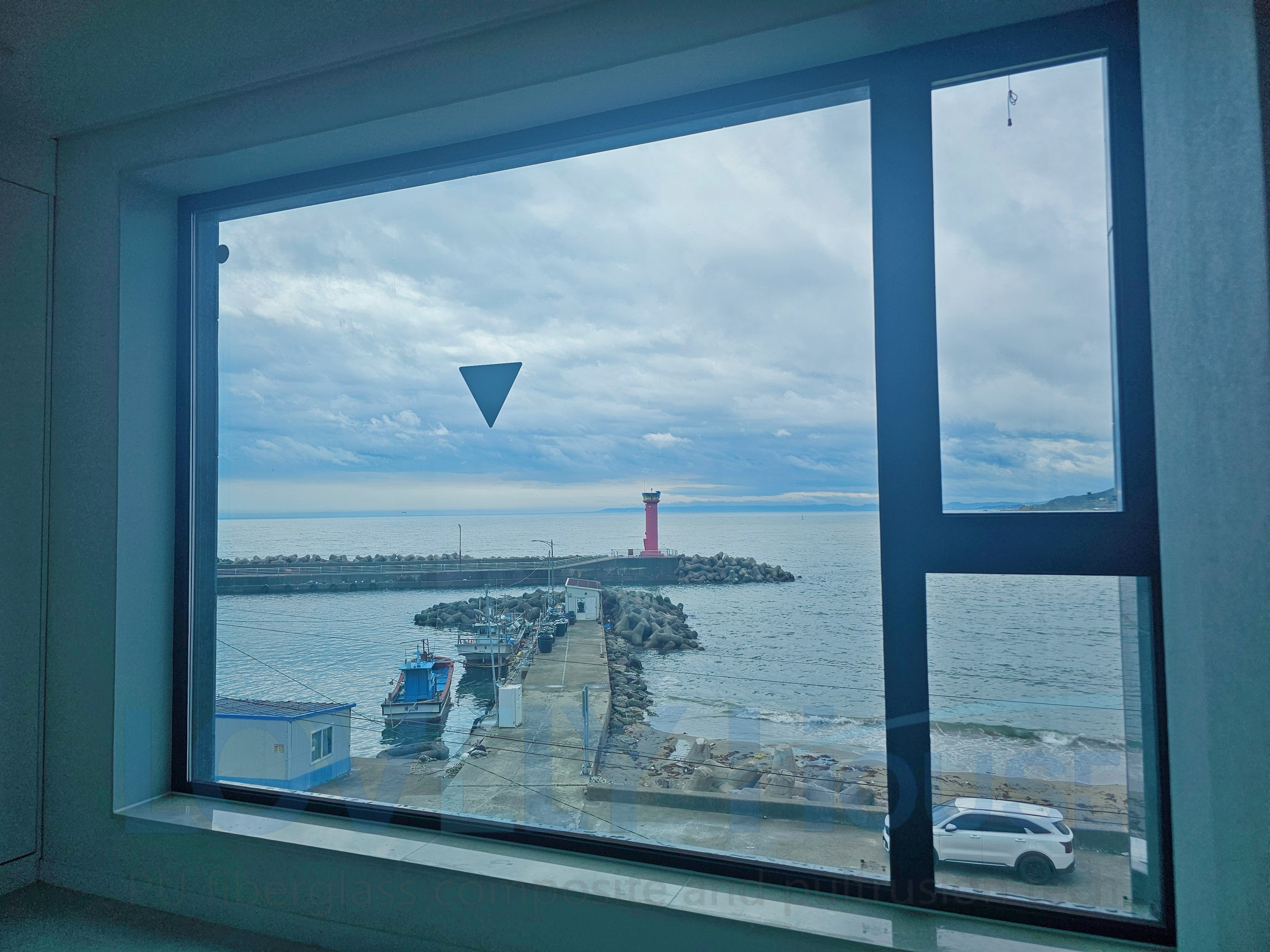 FRPu Window - Korea Beach Project